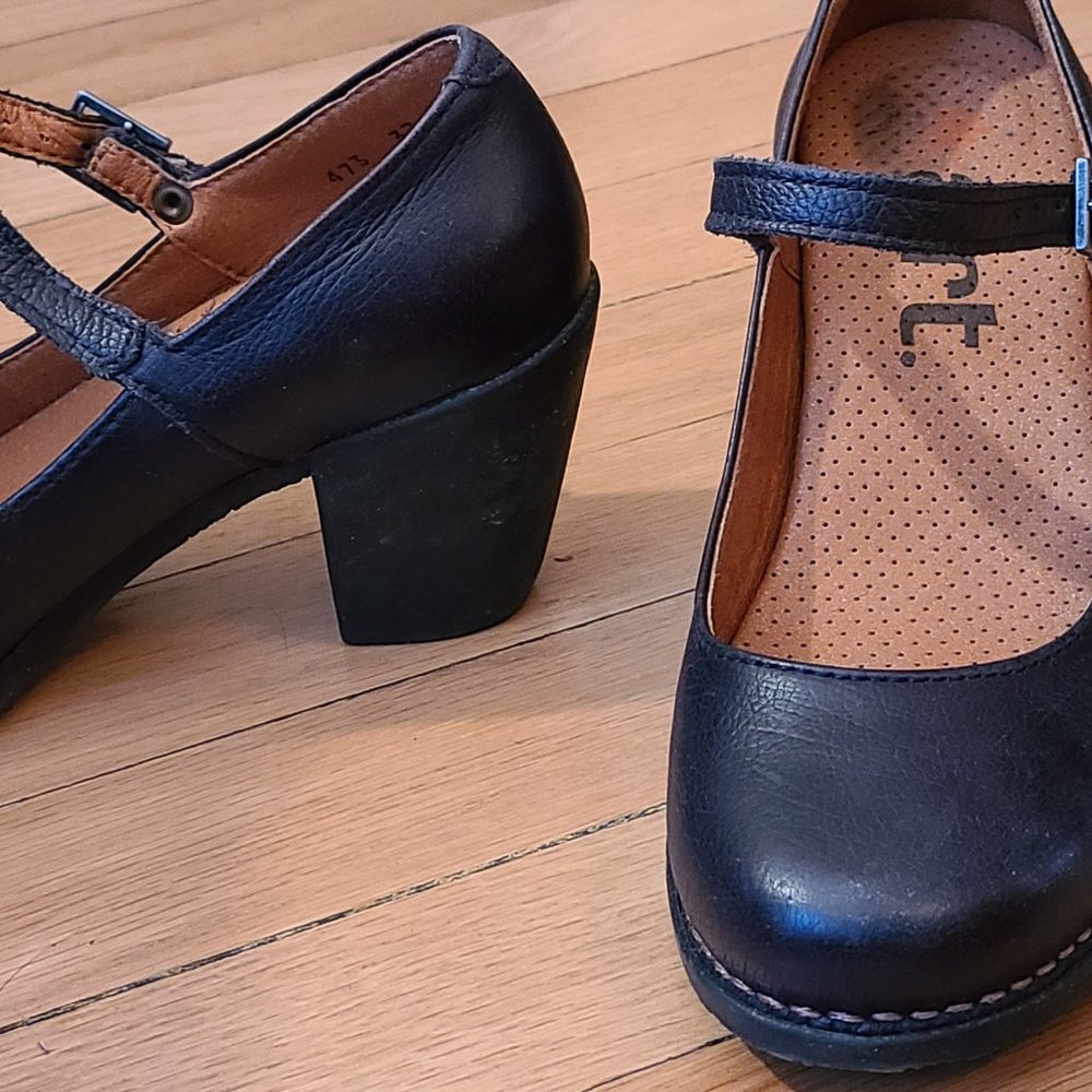 Arte/El Naturalista Black Leather Mary Janes